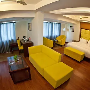 Paramount Tower Hotel
